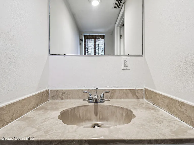 3687 Royal Oak Dr #6 — Photo 4