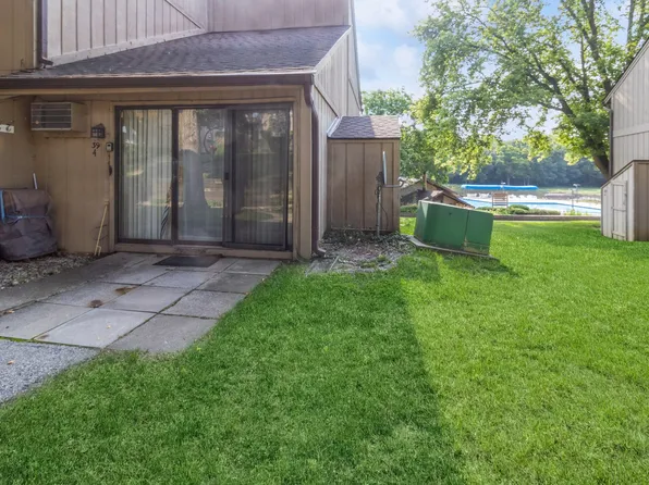 39 Bermuda Colony APT 4, Fox Lake, IL 60020
