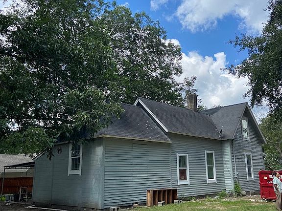 2nd image of 184 Meadow St