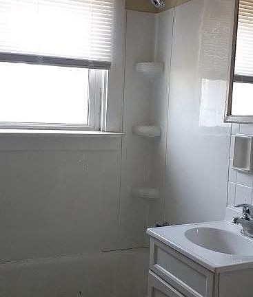 4th image of 3112 Kenlawn St