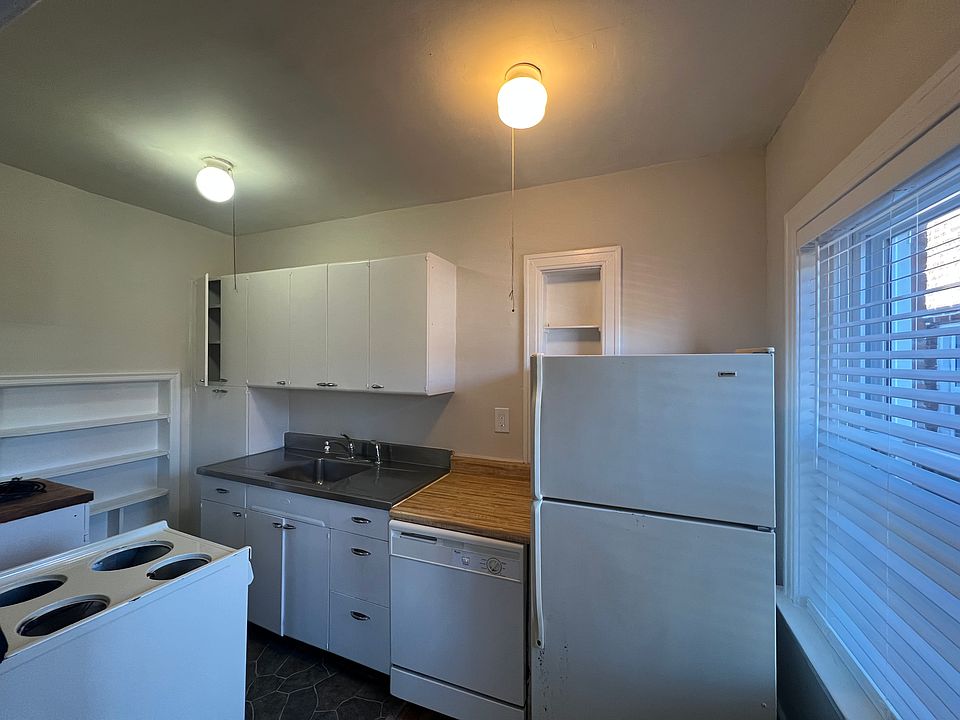 1st image of 3732 Southwest Trfy #10