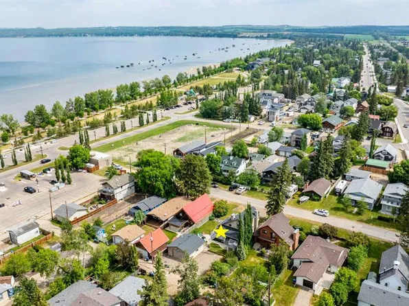 5014 NE 43rd St, Sylvan Lake, AB T4S 1C1