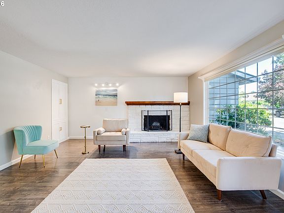 3rd image of 20365 SW Newcastle Pl