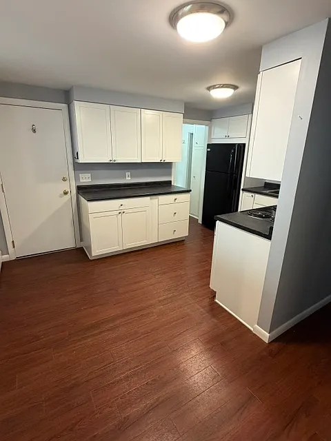 3 bed, 1625 sqft, $2,750 — Photo 2