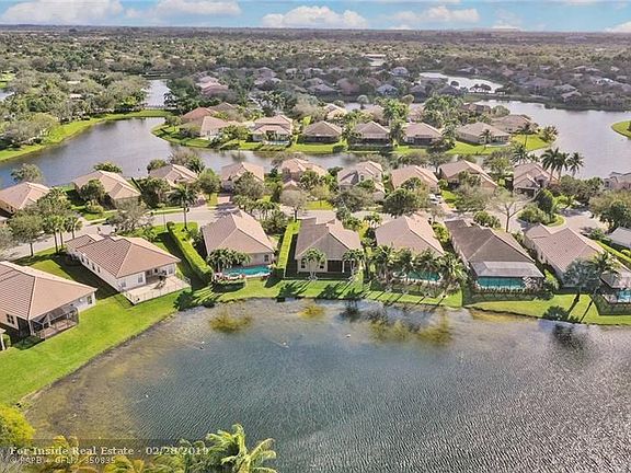 4th image of 10960 NW 64th Dr