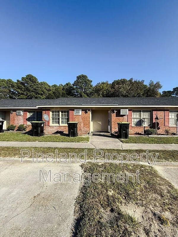 1 bed, 1.0 bath, $755 — Photo 1