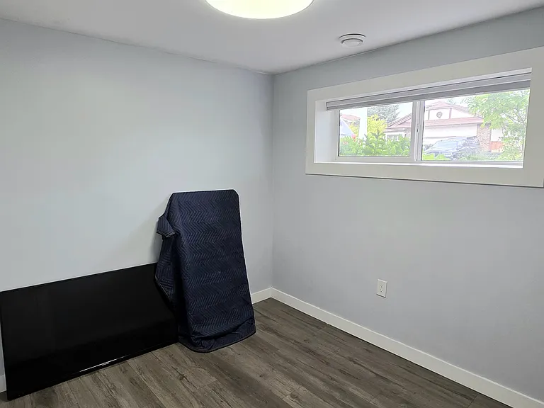 76 E Rundle Pl SW — Photo 12
