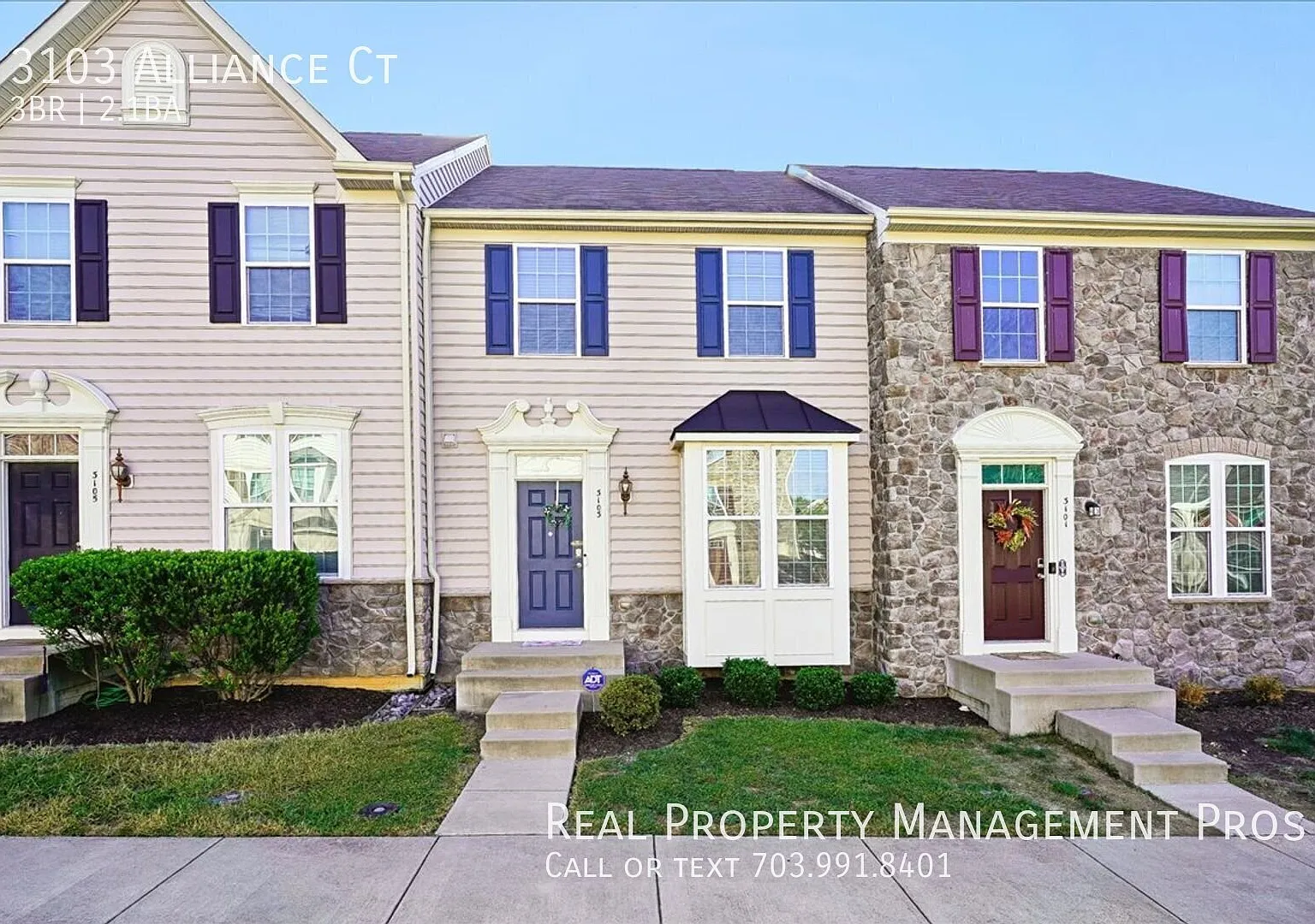 3 Bed Townhome w/ Fenced backyard near I-95! — Photo 1