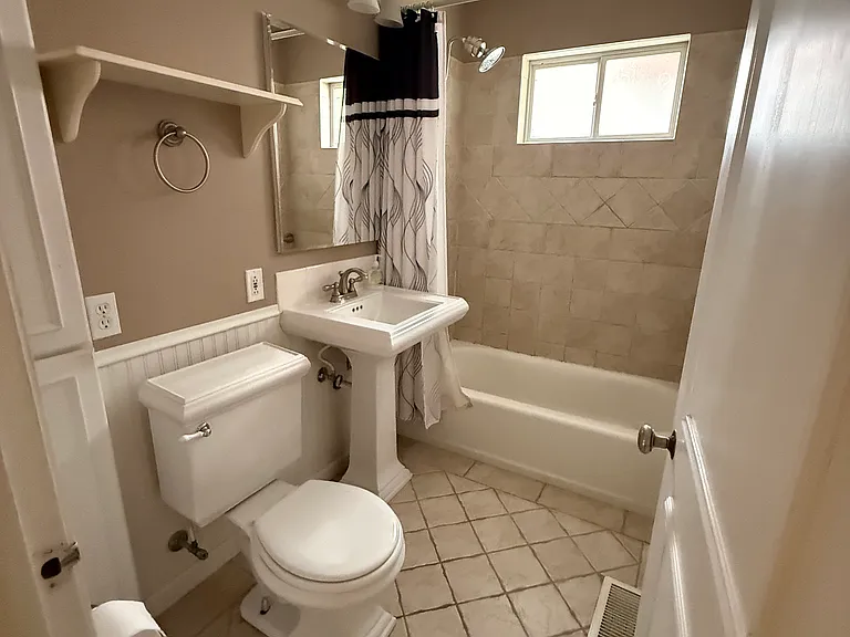 205 E Morningside Ave — Photo 5