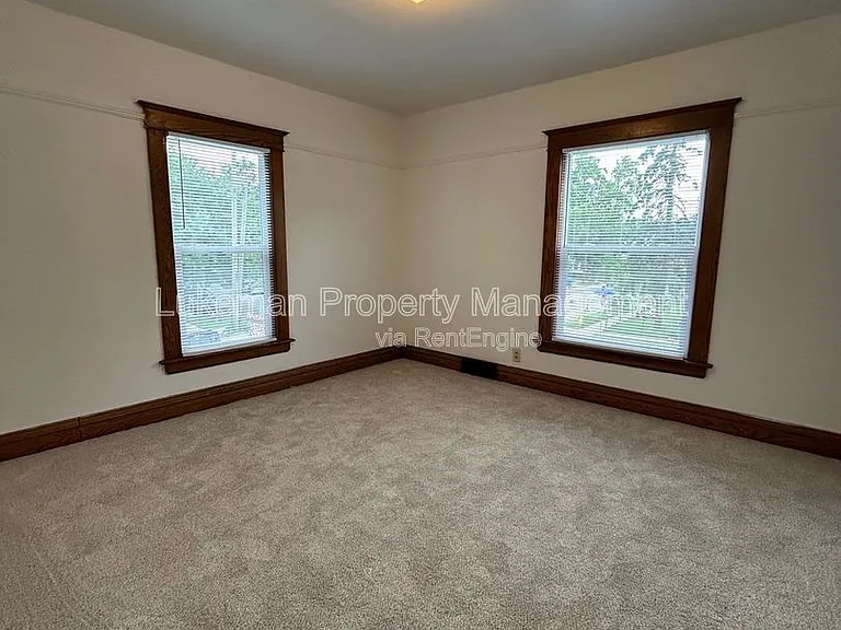 1104 Washington Ave #2 — Photo 5