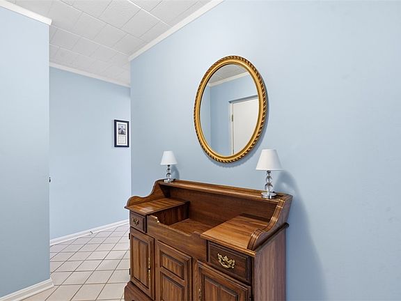 4th image of 201 Grant St APT 609
