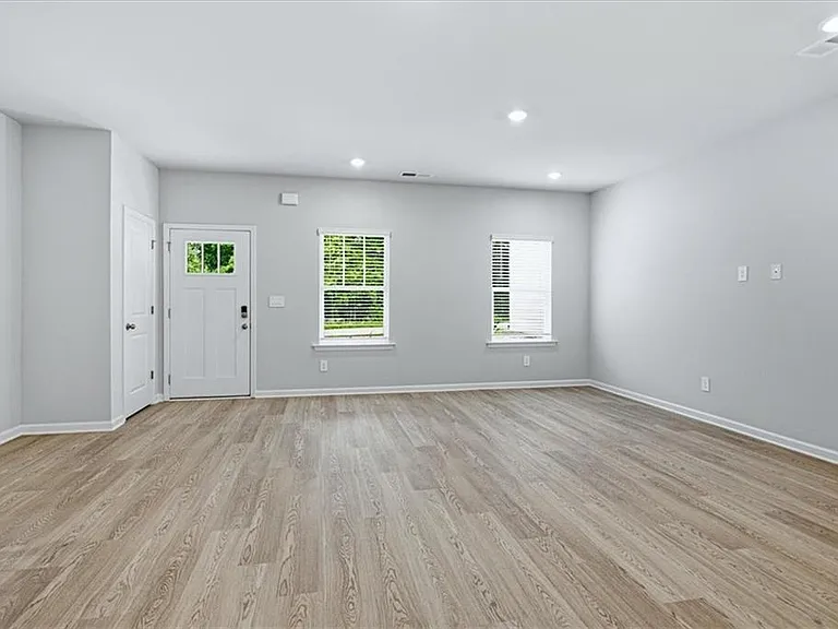 2238 Ashton Dr — Photo 9