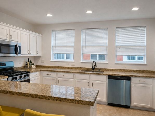 833 Millbrae Ct Unit 4