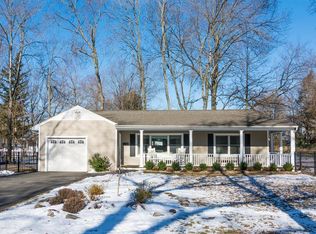 15 Beekman Pl, Glen Rock, NJ 07452