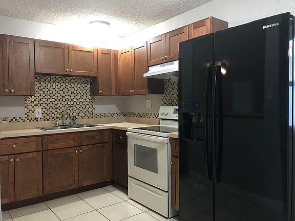 3rd image of 4204 W Bay View Ave