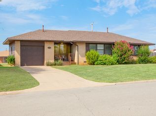 1137 Barker Rd, Clinton, OK 73601