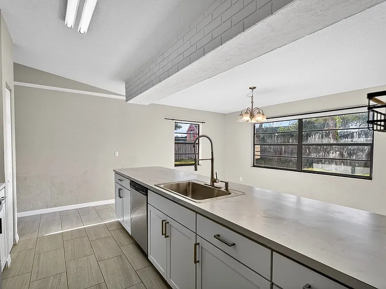 1956 Red Cedar Cir — Photo 2