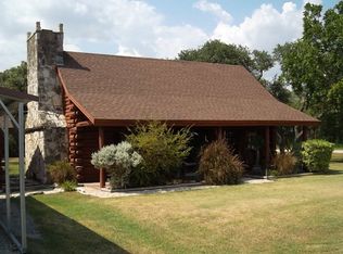 210 Winding Way Dr, Victoria, TX 77905