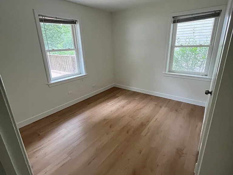 127 S Forest Ave — Photo 6