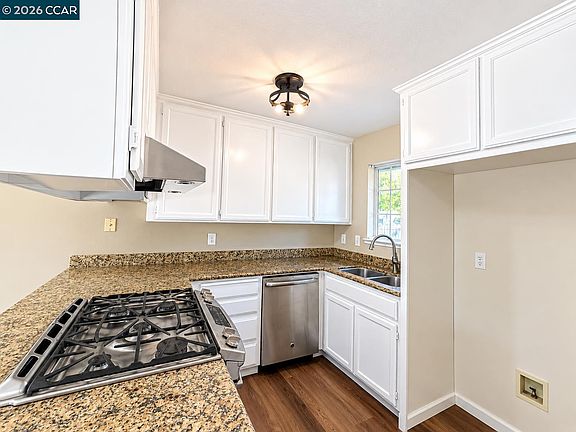 5th image of 272 Toyanza Ct
