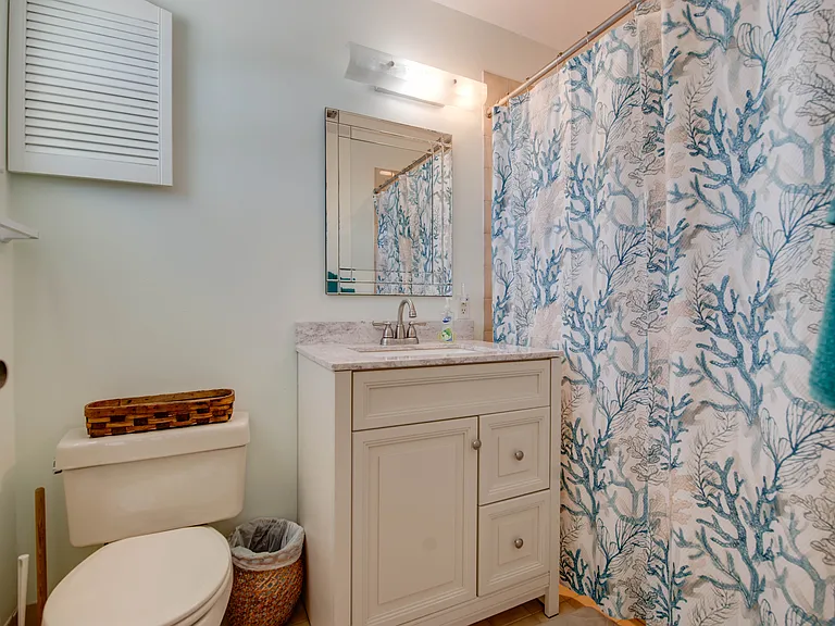 536 Caribbean Dr E — Photo 12