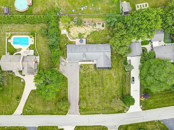 4th image of 1548 Fairway Dr
