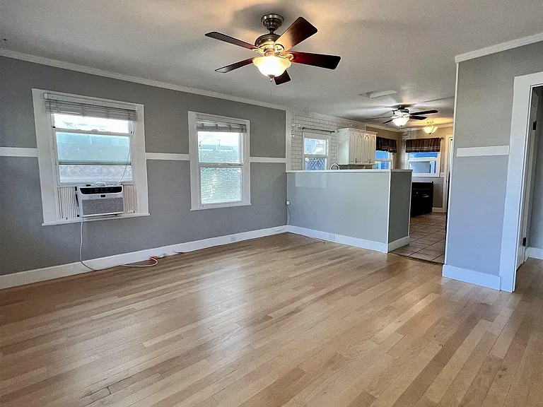 2331 Lincoln Ave — Photo 5