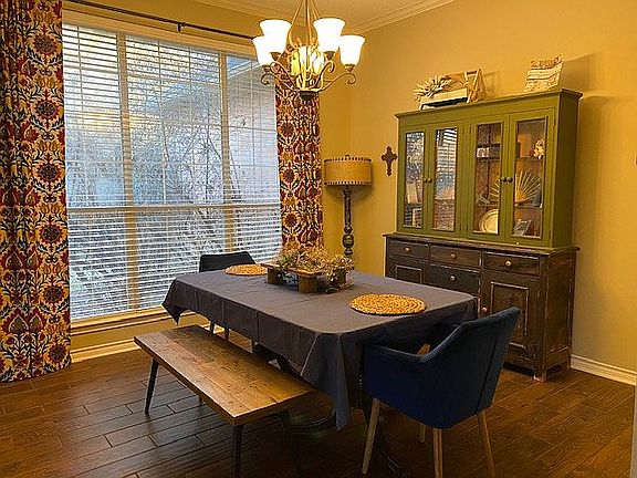 5th image of 361 Royal Cir