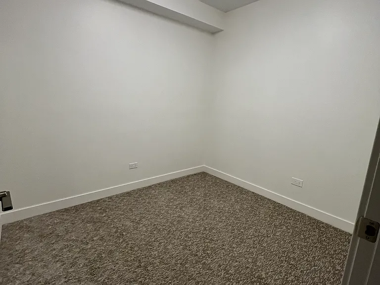 2416 W Foster Ave #1N — Photo 46