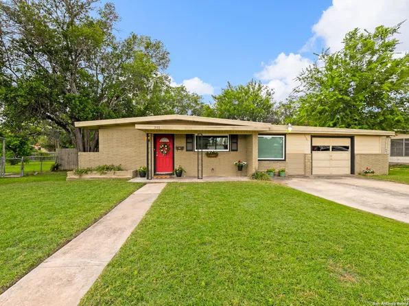 250 Sprucewood, San Antonio, TX 78216