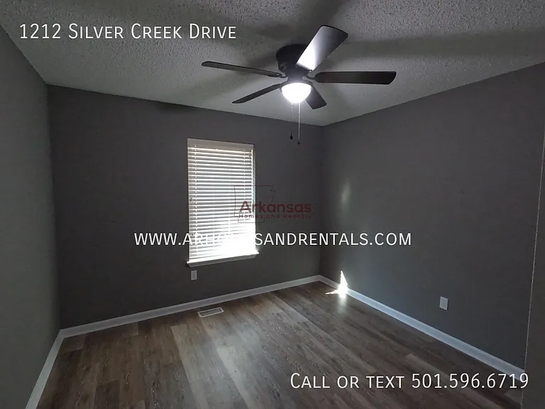 1212 Silver Creek Dr — Photo 37