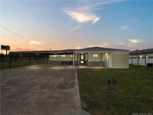 1317 Caldwell St, Sulphur, LA 70665