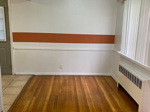 3rd image of 245 Emerson Pl Floor 1