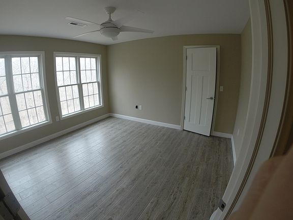 4th image of 650 Chinquapin Dr