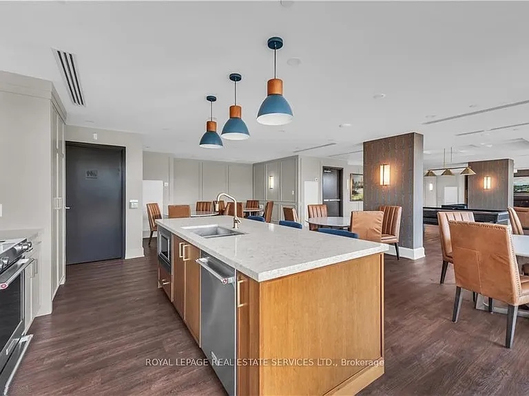 460 Dundas St E #1102 — Photo 39