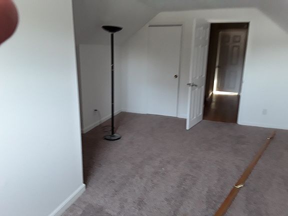 2nd image of 989 Villa Dr