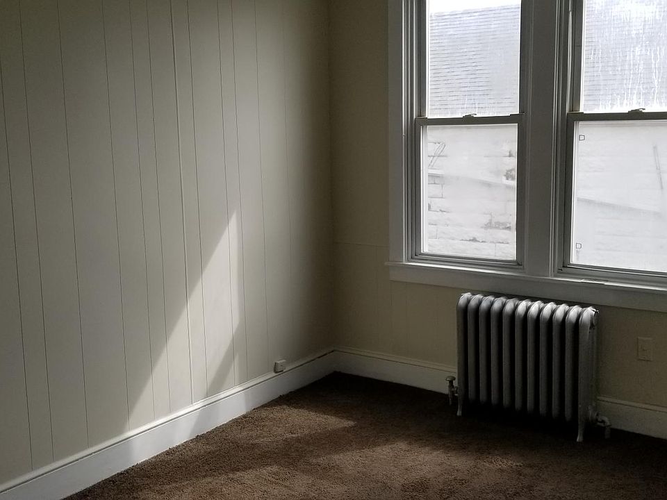 2nd image of 612 Chester Pike APT 3