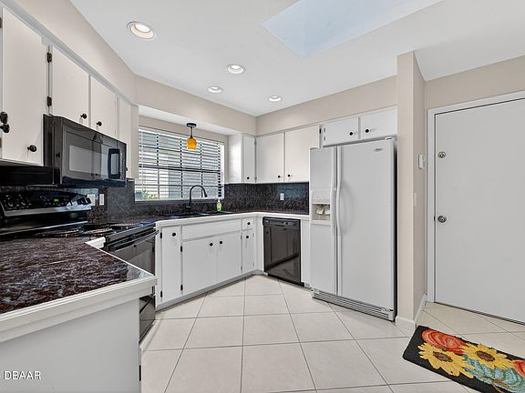 5th image of 6157 Sequoia Dr