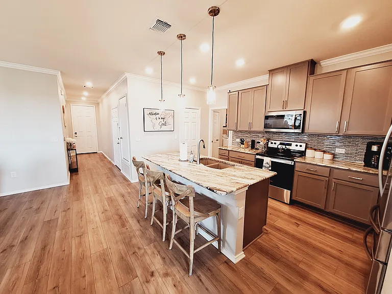 7911 Libretto Ln — Photo 3