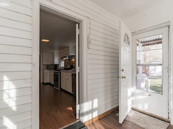 4 Parker St, Billerica, MA 01821