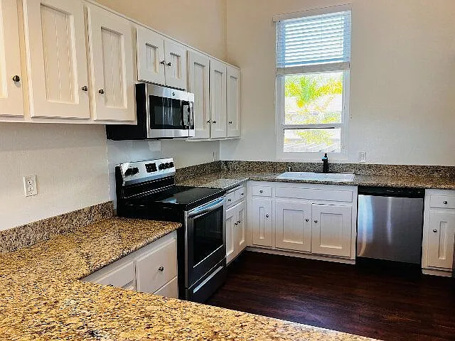 2204 Plaza De Las Flores — Photo 14
