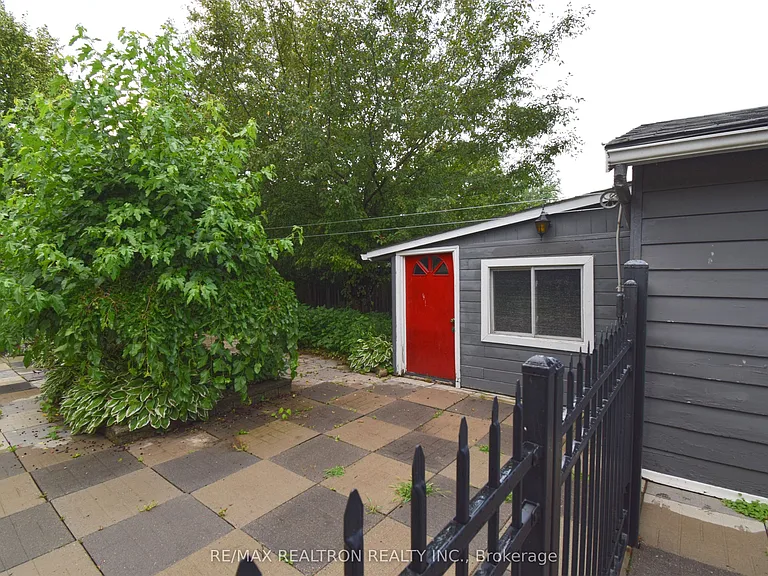 250 Meadow Rd — Photo 27