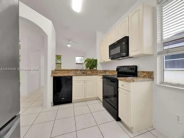 18322 SW 94th Ct — Photo 7