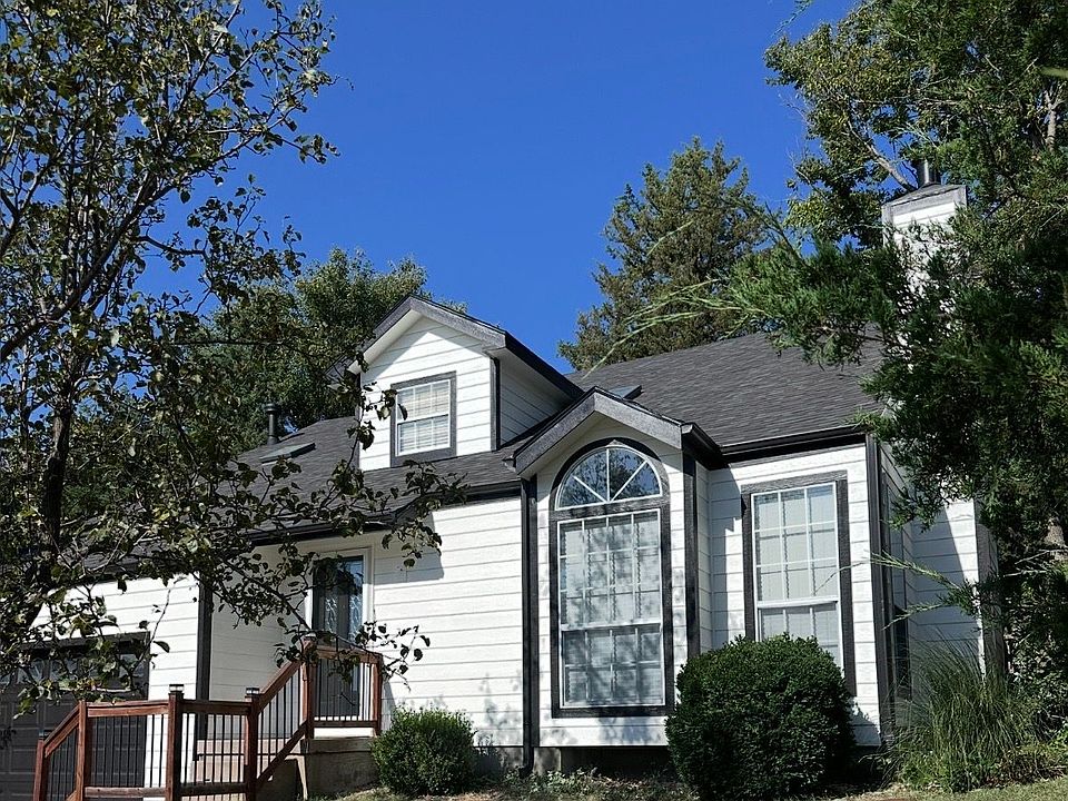 1st image of 1726 Plymouth Rd