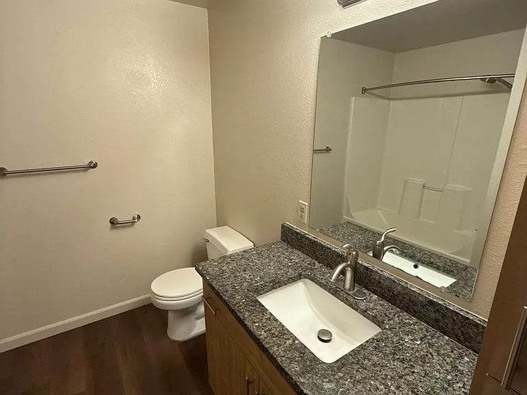905 Bryan Ct — Photo 17