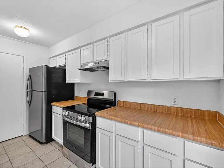 6111 Beverly Hill St #7 — Photo 8