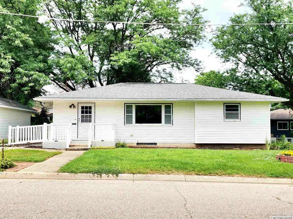 812 2nd Avenue Dr SE, Hampton, IA 50441