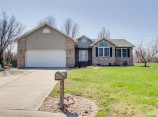 400 Copper Bend Rd, Maryville, IL 62062