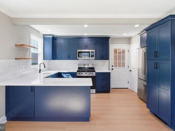 2nd image of 310 Greenhill Rd