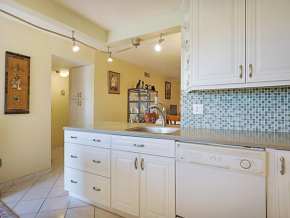 5th image of 230 NE 26th Avenue #301